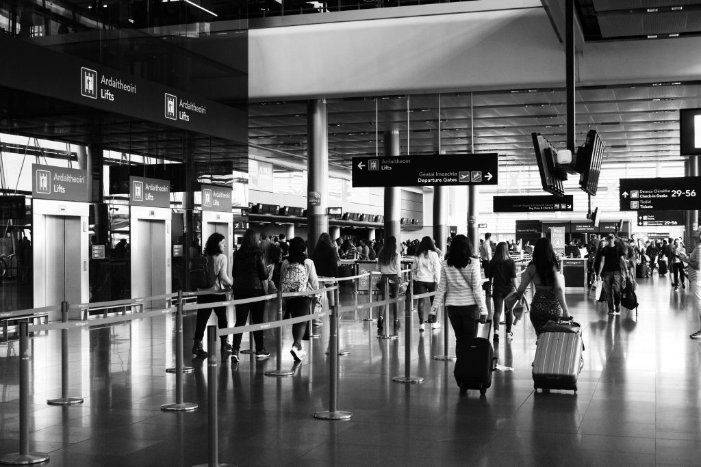 foto en blanco y negro de inmigración